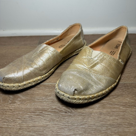 TOMS Gold Metallic Slip On Espadrille Flats Women’s 9.5 Summer - Picture 2 of 11